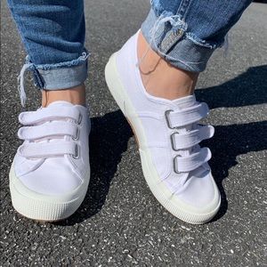 ⭐️SUPERGA VERY RARE WHITE W/VELCRO BNWT IN BOX⭐️